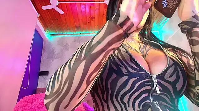 Freechat SamanthaaSutra on StripChat