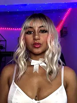 Samara_SaenzV — TITS OUT
