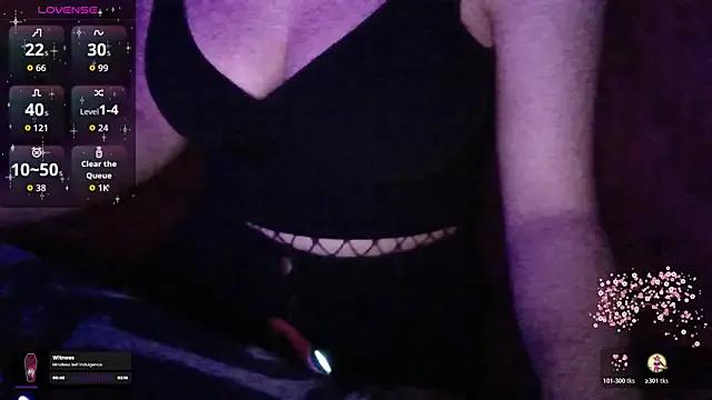 StripChat Sapphire_Gd is Freechat Sapphire_Gd — i take off my bra :3