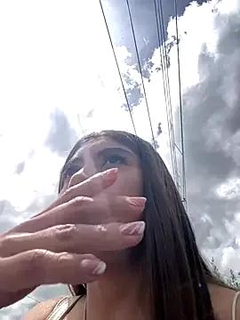 Sara-cooper2 — Show Tits in public 
