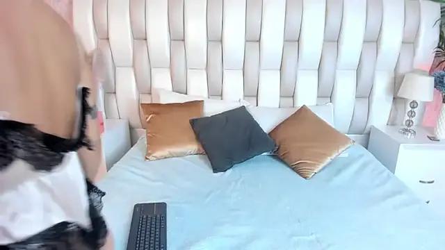 sara_ospina_ — FULL NAKED + OIL SHOW  