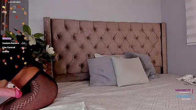 saragrey1 — Naked & Fingering Pussy