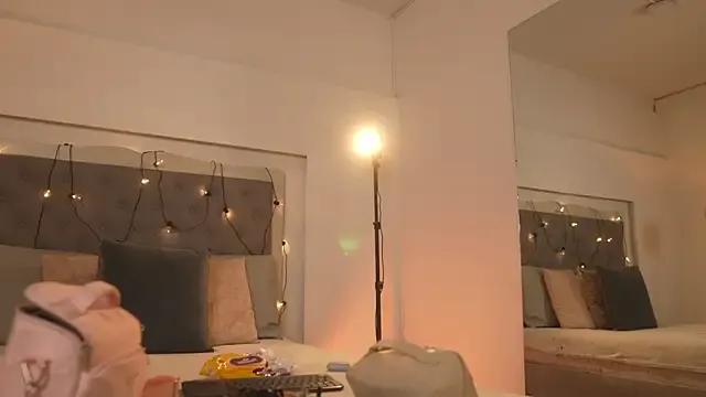 sarah_hiill on StripChat 