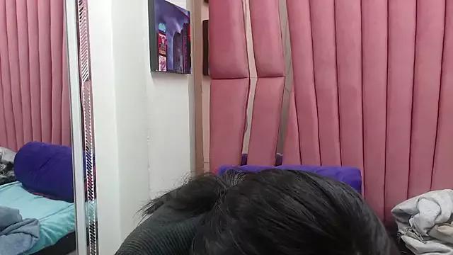 Sarah_Hornny on StripChat 