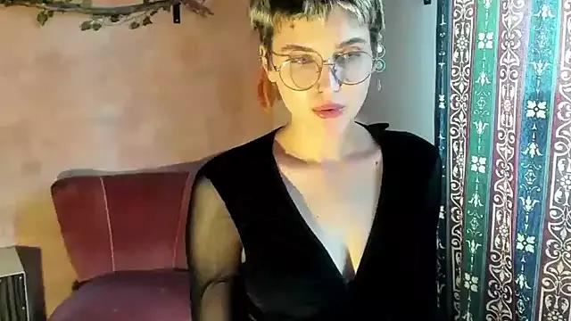 sarah_perfect on StripChat 