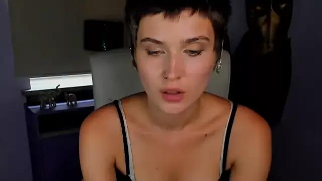 sarah_perfect on StripChat 