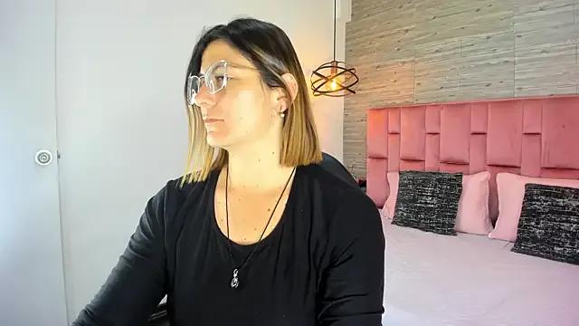 Freechat SarahDeyvis on StripChat