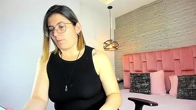 Freechat SarahDeyvis on StripChat