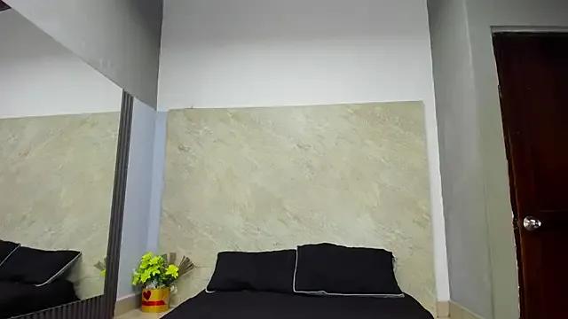 Sarahh-19 — make me spank my ass until it turns red