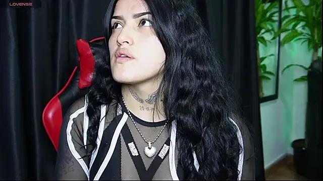 sari_belle — Suck dildo