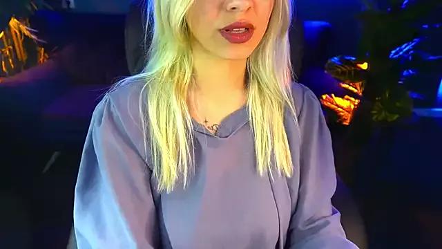 SashaBloom__ on StripChat 