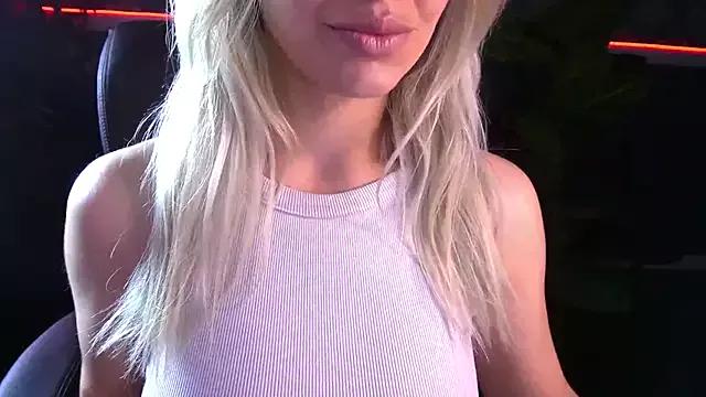 SashaBloom__ on StripChat 