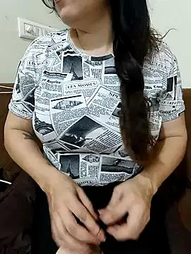 sassy_aly007 — Oil on boobies/ass spank show 