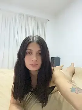 Sassygyrl — GET NAKED + STRIPTEASE