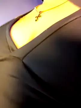 Scarlett_Durand — 1 finger in my little pussy