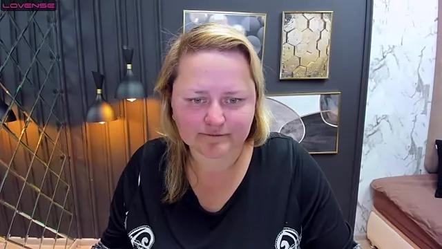 Freechat ScarlettSoft on StripChat