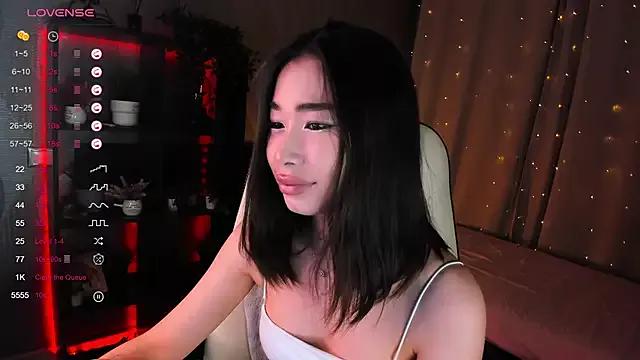 Freechat sensualily on StripChat