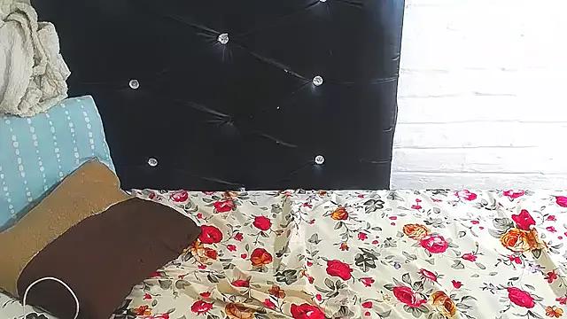 SexiePetiteX — Freechat on StripChat