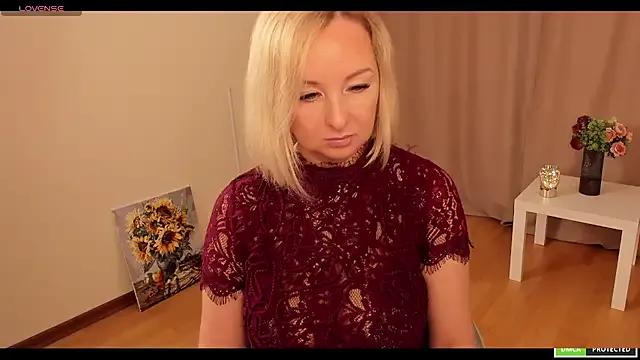 sexmom8 — Freechat on StripChat