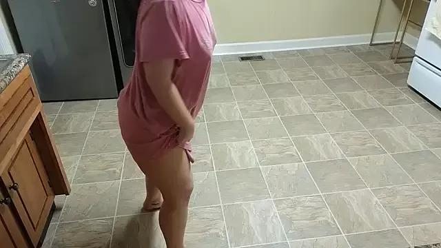 Freechat sexylilly69 on StripChat