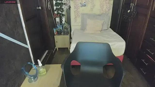 SexyNaf — show tits +show pussy