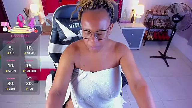 Freechat ShantalDior on StripChat