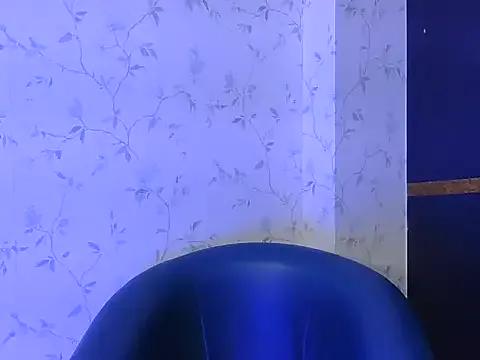 StripChat Shinykrisha is Freechat Shinykrisha — Nude Dance show in public