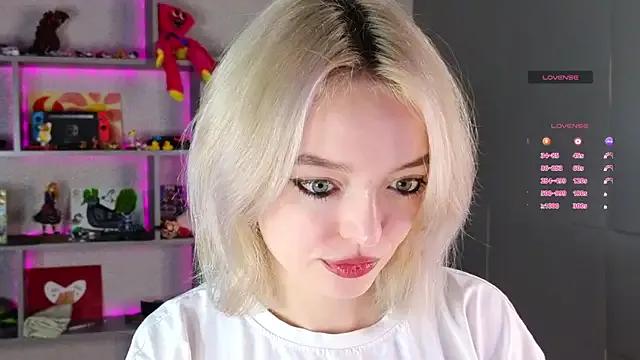 ShizukaBlanche — Freechat on StripChat