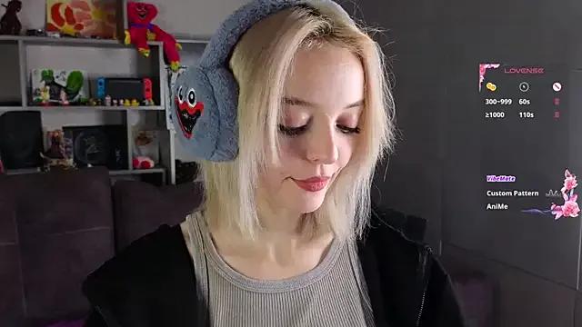 Freechat ShizukaBlanche on StripChat