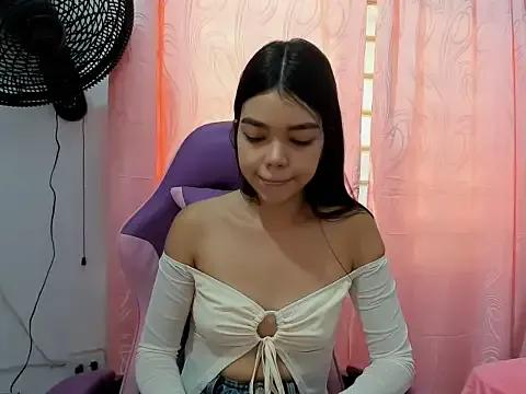 shy_luna18 — Private on StripChat