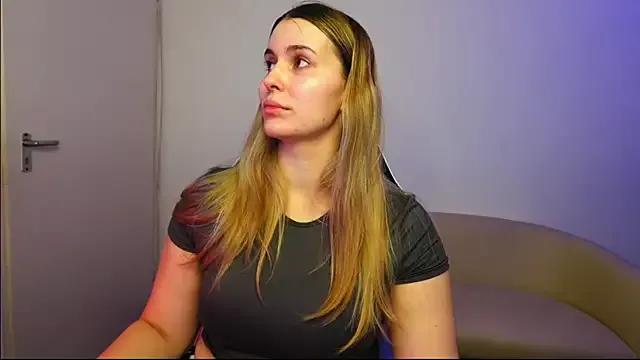 Freechat ShyHotNerd on StripChat