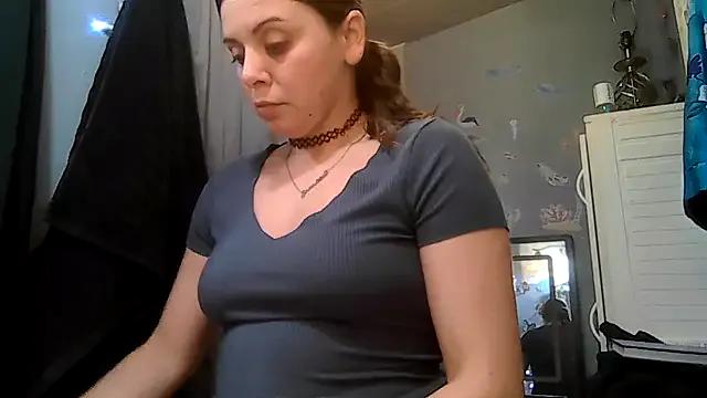 ShysluutGia on StripChat 