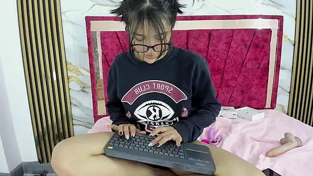 skaylar_95_mylove — naked and open your legs
