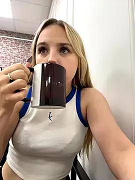Sky_Cutie — sensual moves and poses