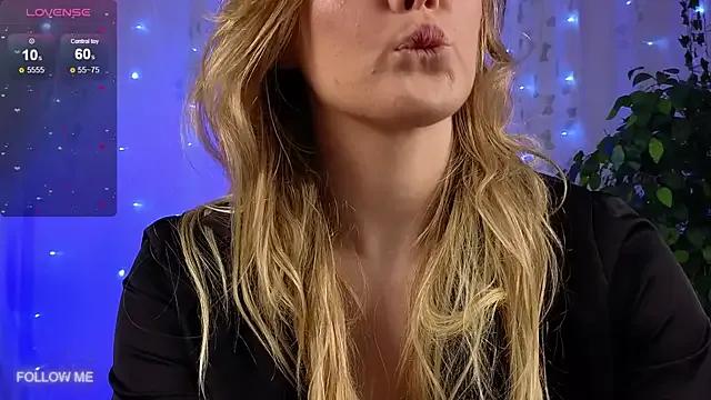 StripChat Slay_Blonde is Freechat Slay_Blonde — hot dance from Lily