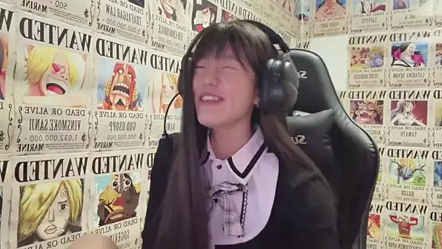 SNAKEgirlQAQ — Freechat on StripChat