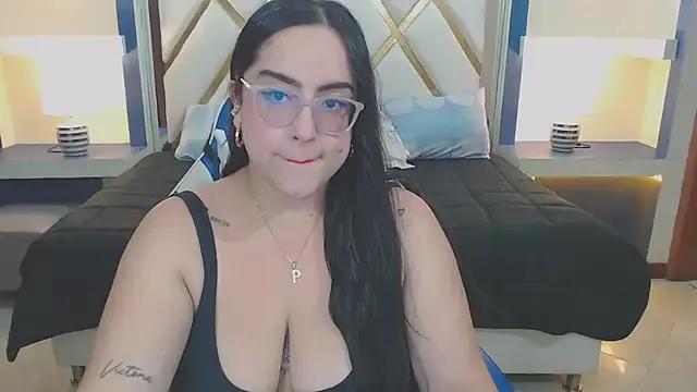 Sofiia_davis23 — show and spit my boobs
