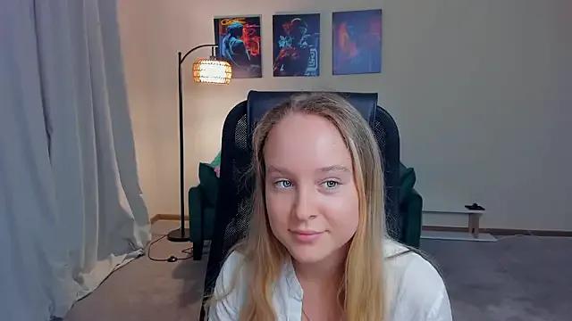 Freechat SoonMoor on StripChat