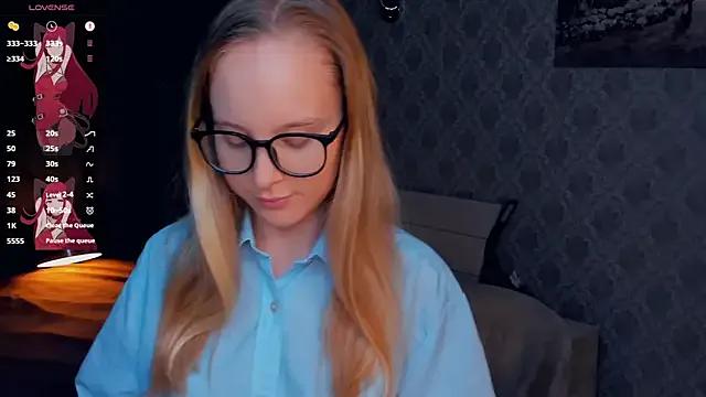 SoonMoor — Remove one strap <3