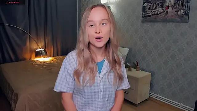 StripChat SoonMoor is Freechat SoonMoor — underboobies<3