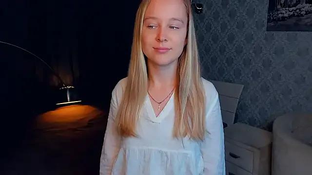 Freechat SoonMoor on StripChat