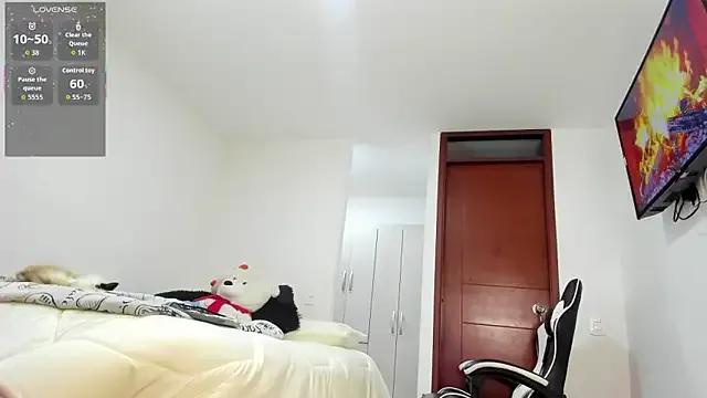 SophieBaker__ — hello sophie