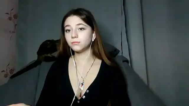 Sophiecuttie — flash boobs