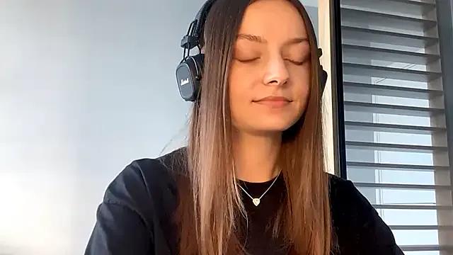 SoulHiperAgne_ — play with my beatiful hairs
