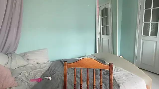 Freechat stefaniyaaa on StripChat