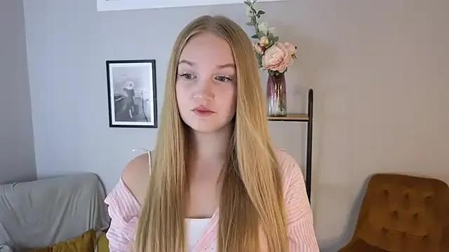 Stephanie_Owen — Add lipstick on my lips 