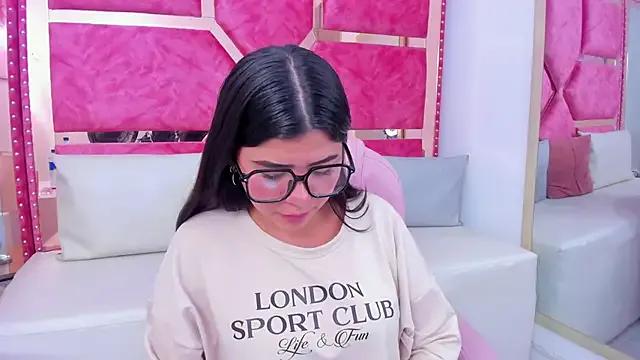 Stheisy_Evans — show milk