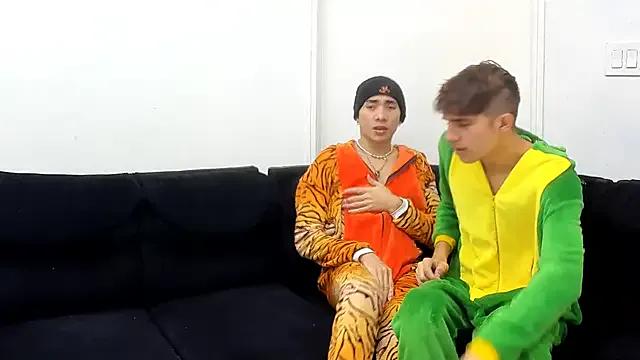 StrawwBoys — kiss 3 boys