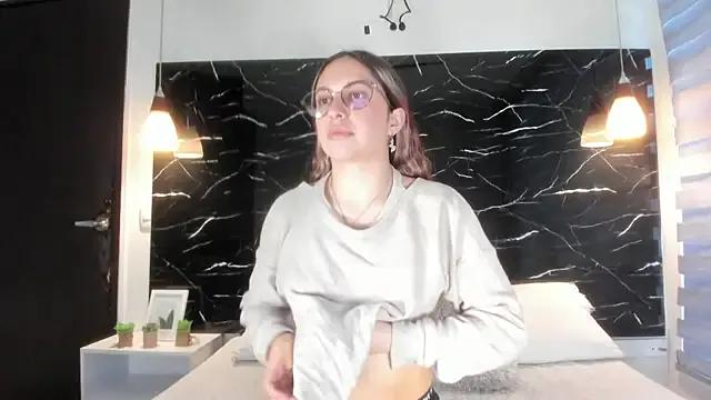 SWEET_MEELODY — Freechat on StripChat