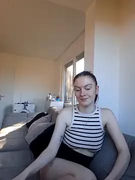 SweetAlice19 on StripChat 